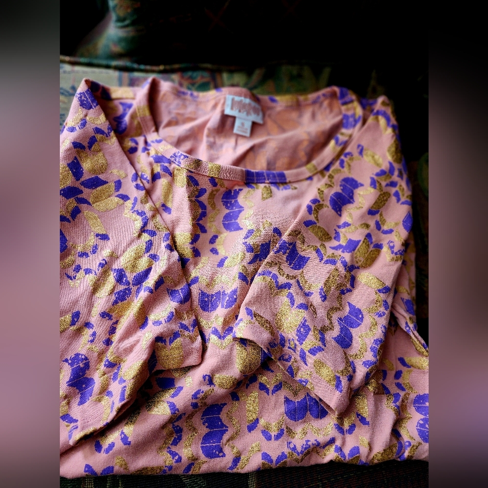 Lula Roe Short Sleeve -Small